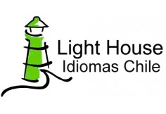 Logo del Instituto de idiomas Light House Idiomas Chile
